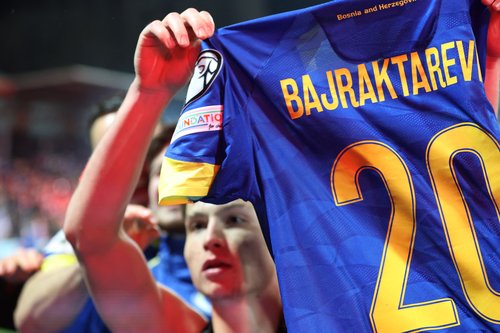 Soccer Football - FIFA World Cup - UEFA Qualifiers - Finals - Bosnia and Herzegovina v Italy - Bilino Polje Stadium, Zenica, Bosnia and Herzegovina - March 31, 2026 Bosnia and Herzegovina's Esmir Bajraktarevic celebrates scoring their winning penalty in t