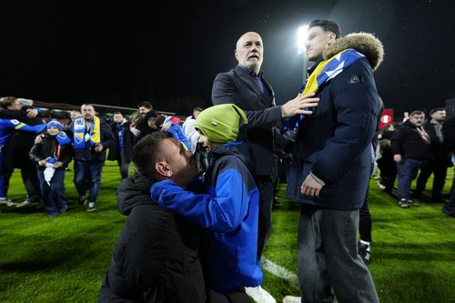Soccer Football - FIFA World Cup - UEFA Qualifiers - Finals - Bosnia and Herzegovina v Italy - Bilino Polje Stadium, Zenica, Bosnia and Herzegovina - March 31, 2026 Bosnia and Herzegovina coach Sergej Barbarez and assistant coach Zlatan Bajramovic celebra