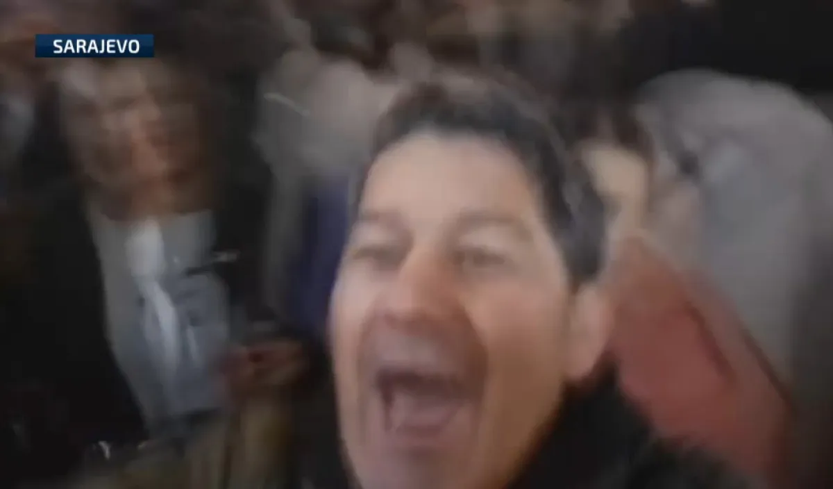 (VIDEO) Pogledajte ludo slavlje Bulenda Biščevića ispred Vječne vatre: 