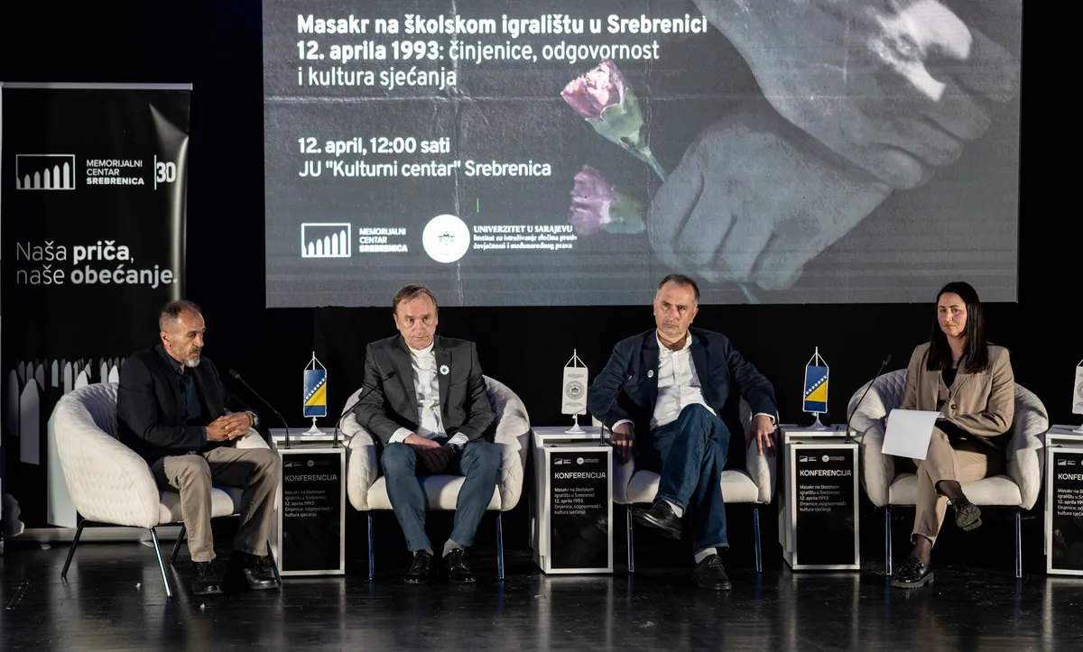U Srebrenici održana konferencija o masakru na školskom igralištu iz aprila 1993.