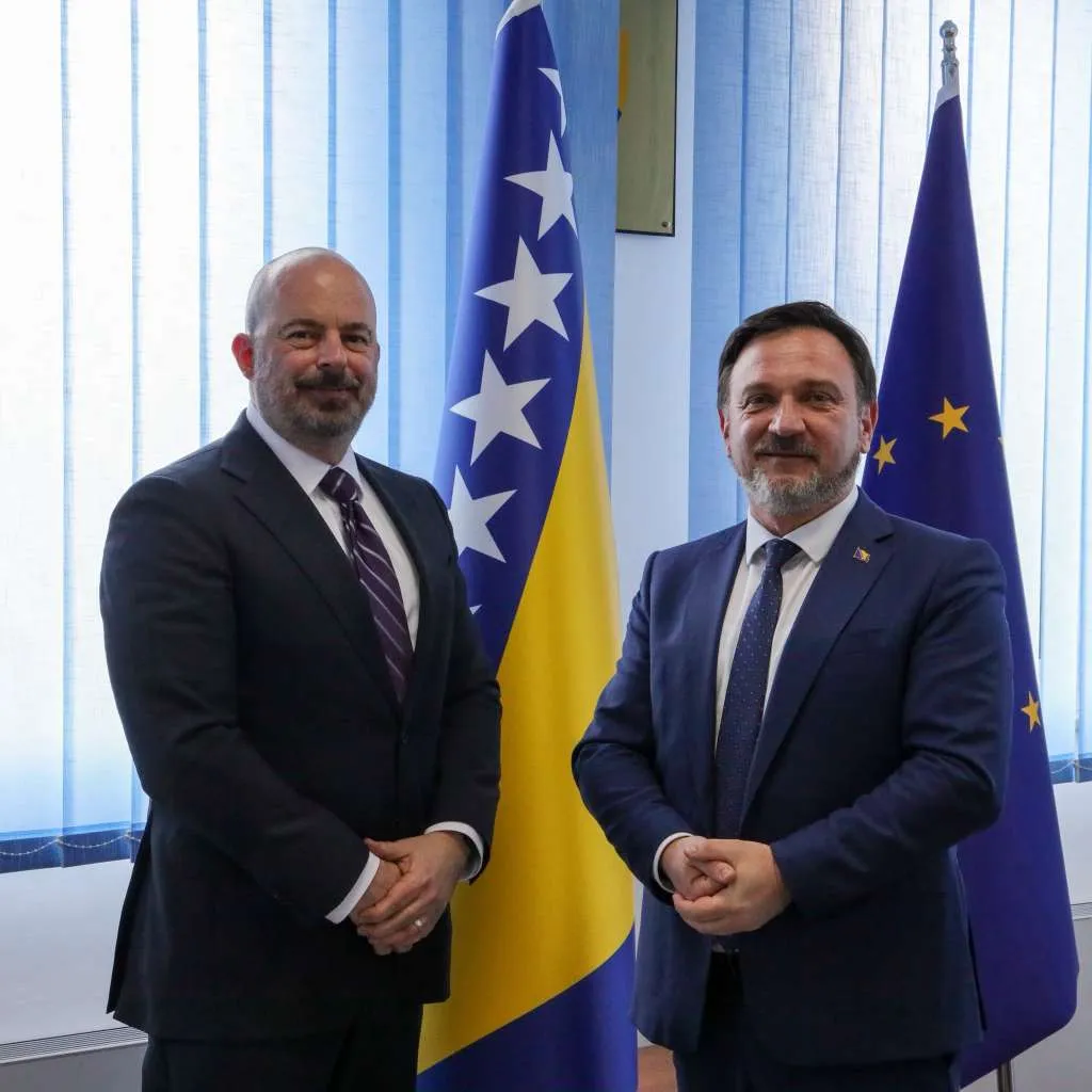 Federalni ministar trgovine s Ginkelom razgovarao o ukidanju carina na uvoz nafte