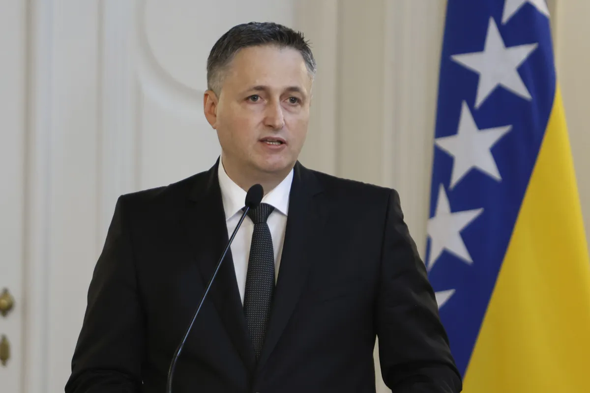 Bećirović: Dan bijelih traka podsjetnik na počinjene ratne i zločine protiv čovječnosti