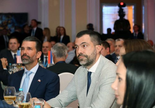 Donald-Tramp-Junior-Banja-Luka-Banski-dvor-foto-Borislav-Zdrinja-Srna-7-872x610