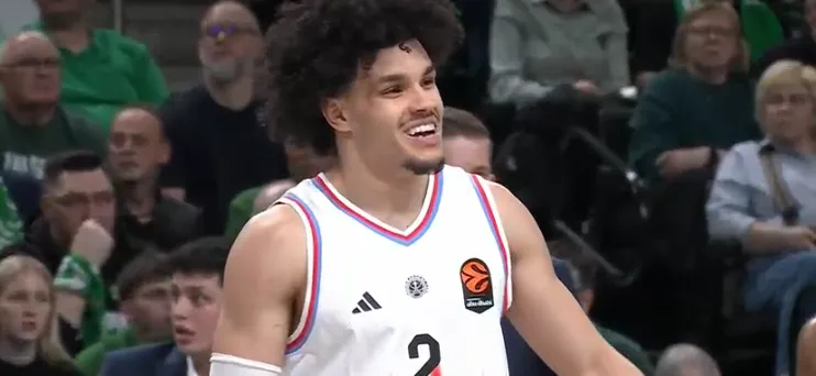 Francuski košarkaš zbunio sudiju: Htio asistirati, a umjesto toga spektakularno poentirao (VIDEO)