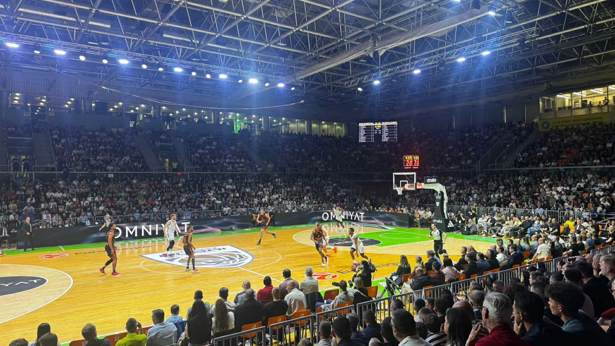 Zenica prvi put domaćin Eurolige u historiji: Prepuna arena prati meč Dubaija i Valencija (FOTO/VIDEO)