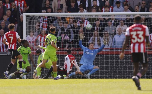 Soccer Football - Premier League - Brentford v Fulham - GTech Community Stadium, London, Britain - April 18, 2026 Fulham's Bernd Leno in action as Brentford's Dango Ouattara misses a chance to score Action Images via Reuters/Andrew Couldridge EDITORIAL US