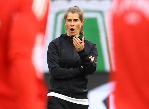 Soccer Football - Bundesliga - 1. FC Union Berlin v VfL Wolfsburg - Stadion An der Alten Forsterei, Berlin, Germany - April 18, 2026 1. FC Union Berlin interim coach Marie-Louise Eta looks dejected after the match REUTERS/Lisi Niesner DFL REGULATIONS PRO