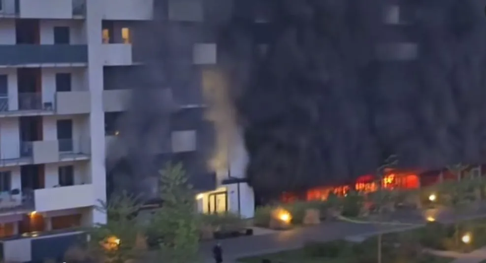 Veliki požar u Grazu: Gorjele stambene zgrade, vatra krenula iz podruma /VIDEO