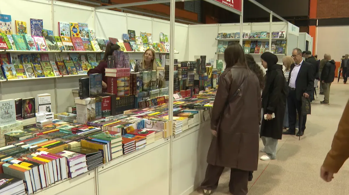 Miris papira nema alternativu: Otvoren 37. Međunarodni sajam knjiga u Sarajevu