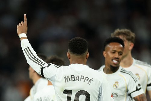2026-04-Soccer Football - LaLiga - Real Madrid v Deportivo Alaves - Santiago Bernabeu, Madrid, Spain - April 21, 2026 Real Madrid's Kylian Mbappe celebrates scoring their first goal REUTERS/Isabel Infantes-SPAIN-RMA-ALA