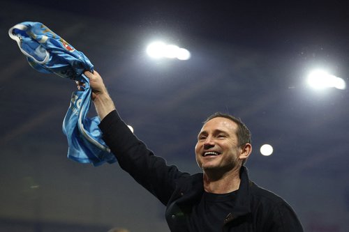 Soccer Football - Championship - Coventry City v Portsmouth - Coventry Building Society Arena, Coventry, Britain - April 21, 2026 Coventry City manager Frank Lampard celebrates winning the Championship Action Images via Reuters/Andrew Boyers EDITORIAL USE