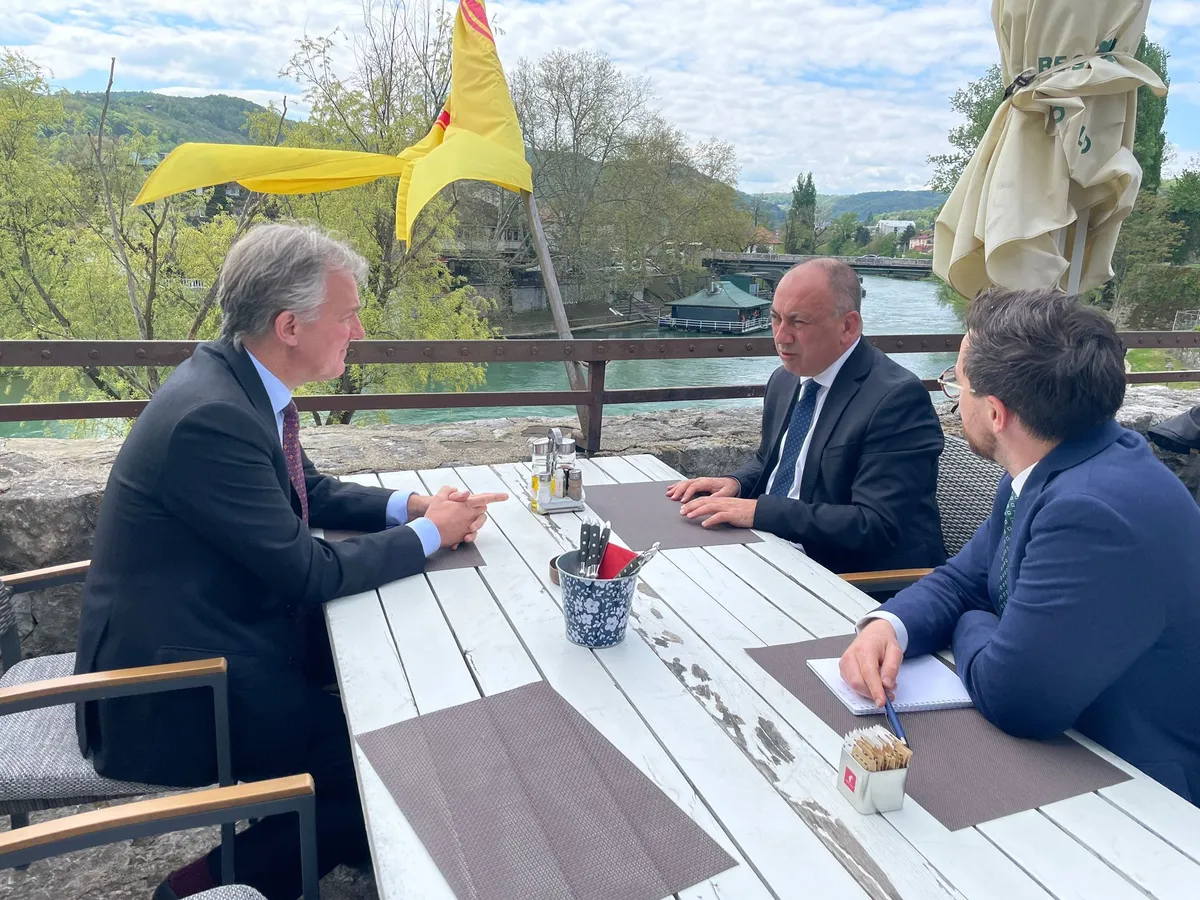 Crnadak nakon sastanka sa britanskim ambasadorom poručio: Vlast u BiH je potpuno nesposobna za pozitivne pomake