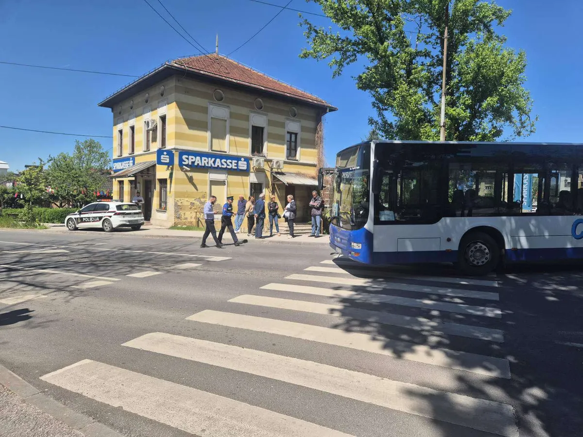 Saobraćajna nesreća na Ilidži: Autobus udario pješakinju