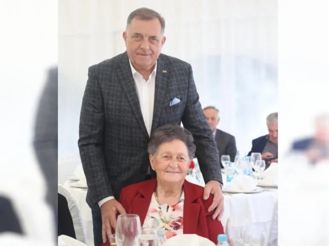 Preminula majka lidera SNSD-a, Milorad Dodik se oprostio potresnim riječima: „Oprosti za svaku brigu kojom sam te opteretio“