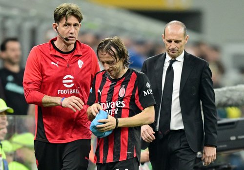 Soccer Football - Serie A - AC Milan v Juventus - San Siro, Milan, Italy - April 26,