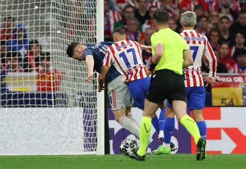 Soccer Football - UEFA Champions League - Semi Final - First Leg - Atletico Madrid