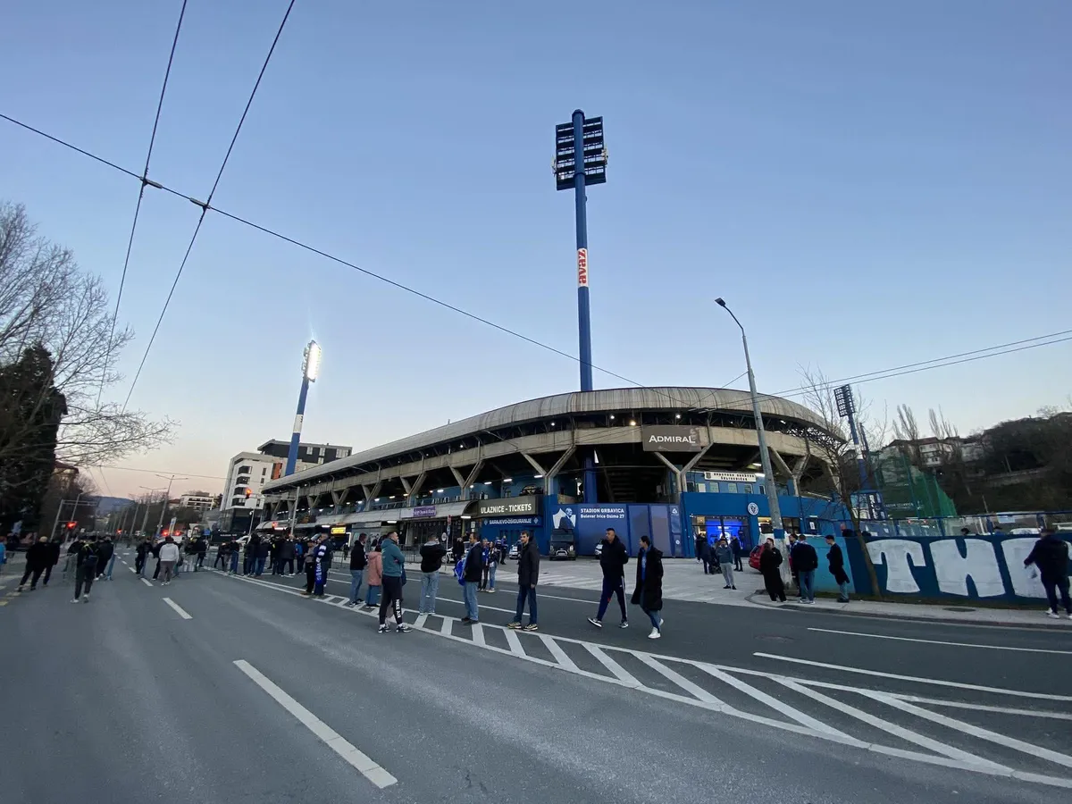 Željezničar objavio video: Grbavica se transformiše – stadion postaje scena za spektakl The Prodigy (VIDEO)