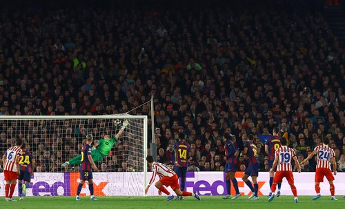 2026-04-08T195005Z_383488268_UP1EM481J3FA7_RTRMADP_3_SOCCER-CHAMPIONS-BAR-ATM