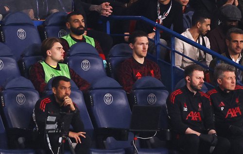 Soccer Football - UEFA Champions League - Quarter Final - First Leg - Paris St Germain v Liverpool - Parc des Princes, Paris, France - April 8, 2026 Liverpool's Mohamed Salah on the substitutes bench during the match Action Images via Reuters/Lee Smith