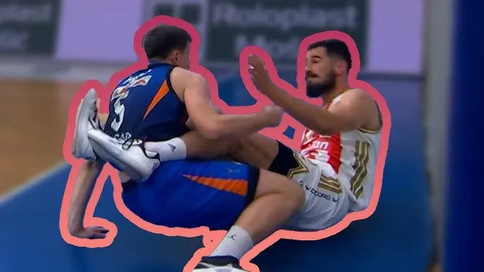 Haos u Srbiji: Pogledajte tučnjavu košarkaša Zlatibora i Crvene zvezde (VIDEO)