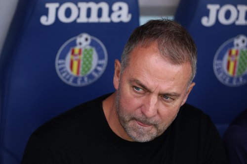 Soccer Football - LaLiga - Getafe v FC Barcelona - Estadio Coliseum, Getafe, Spain - April 25, 2026 FC Barcelona coach Hansi Flick before the start of the match REUTERS/Isabel Infantes