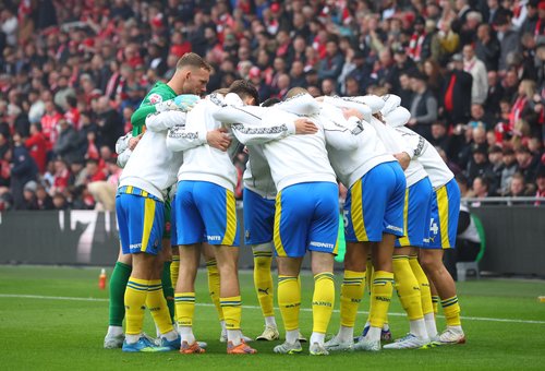 Soccer Football - Championship - Championship - Play Offs - Semi-finals - First Leg - Middlesbrough v Southampton - Riverside Stadium, Middlesbrough, Britain - May 9, 2026 Southampton players huddle before the match Action Images/Craig Brough EDITORIAL US