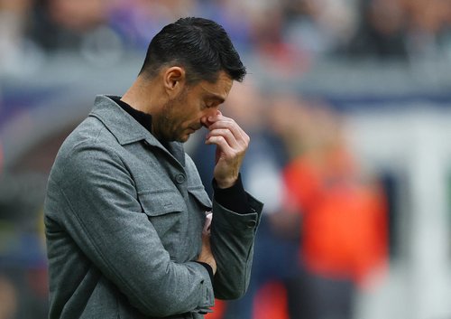 Soccer Football - Bundesliga - Eintracht Frankfurt v FC Cologne - Deutsche Bank Park, Frankfurt, Germany - April 5, 2026 Eintracht Frankfurt coach Albert Riera reacts REUTERS/Kai Pfaffenbach DFL REGULATIONS PROHIBIT ANY USE OF PHOTOGRAPHS AS IMAGE SEQUENC