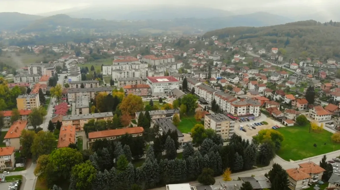 Općina Vitez odbacuje optužbe o segregaciji, posla