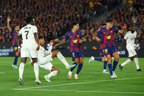 Soccer Football - LaLiga - FC Barcelona v Real Madrid - Spotify Camp Nou, Barcelona, Spain - May 10, 2026 Real Madrid's Jude Bellingham scores a goal that was later disallowed REUTERS/Albert Gea