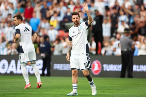 2026-06-10T034412Z_1883348094_MT1USATODAY29164009_RTRMADP_3_SOCCER-INTERNATIONAL-MENS-FRIENDLY-ICELAND-AT-ARGENTINA