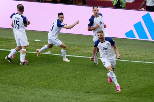 Soccer Football - FIFA World Cup 2026 - Group B - Canada v Bosnia and Herzegovina - Toronto Stadium, Toronto, Canada - June 12, 2026 Bosnia and Herzegovina's Jovo Lukic celebrates scoring their first goal with teammates IMAGN IMAGES via Reuters/Kevin Sous