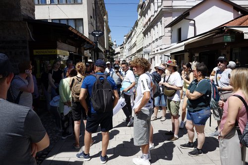 turisti sarajevo šetnja vrućine ljeto