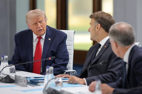 g7