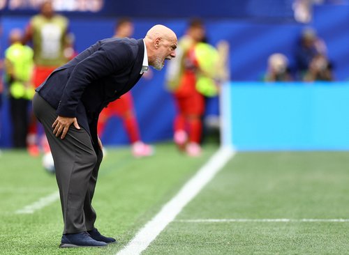 Soccer Football - FIFA World Cup 2026 - Group B - Switzerland v Bosnia and Herzegovina - Los Angeles Stadium, Inglewood, California, U.S. - June 18, 2026 Bosnia and Herzegovina coach Sergej Barbarez reacts REUTERS/Lisi Niesner