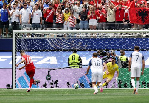 Soccer Football - FIFA World Cup 2026 - Group B - Switzerland v Bosnia and Herzegovina - Los Angeles Stadium, Inglewood, California, U.S. - June 18, 2026 Switzerland's Granit Xhaka scores their fourth goal from the penalty spot IMAGN IMAGES via Reuters/Ki