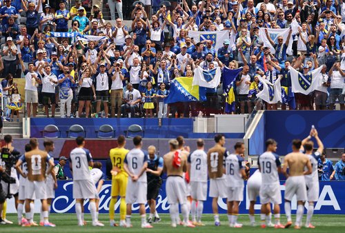 Soccer Football - FIFA World Cup 2026 - Group B - Switzerland v Bosnia and Herzegovina - Los Angeles Stadium, Inglewood, California, U.S. - June 18, 2026 Bosnia and Herzegovina fans applaud the Bosnia and Herzegovina players at the end of the match REUTER
