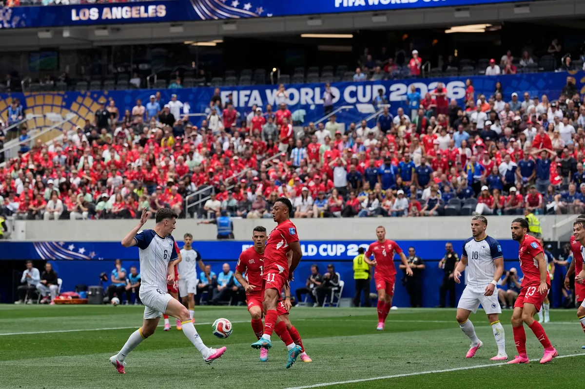 FIFA prati sve: Tahirović se protiv Švicarske najviše nudio, Memić sprintao, a Demirović...
