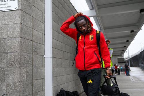 Jun 8, 2026; Seattle, Washington, USA; Belgium men's national team player Jeremy Doku arrives for the 2026 FIFA World Cup at Seattle-Tacoma International Airport. Mandatory Credit: Steven Bisig-Imagn Images