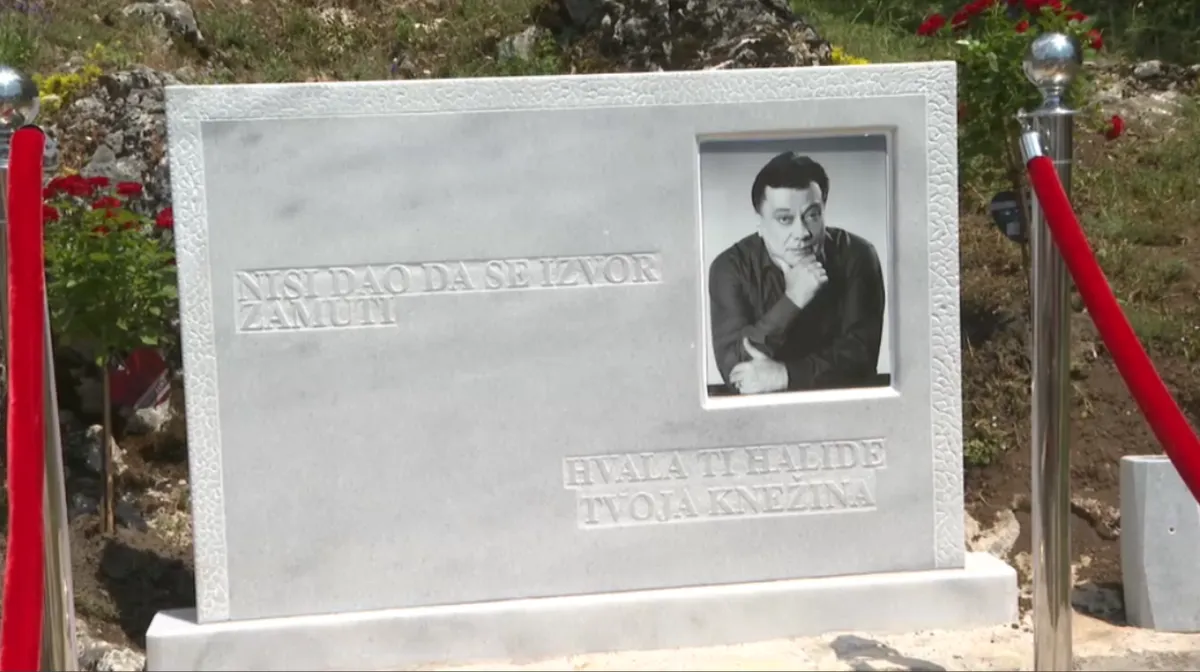 Memorial to Bosnian music legend Halid Beslic unveiled in his native Knezina