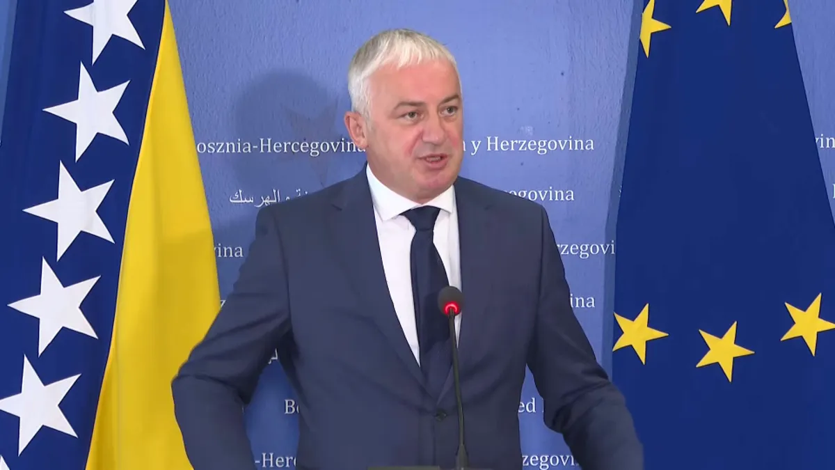 Borenović o spornim zakonima, diplomama, granicama i OHR-u: Institucije moraju početi raditi svoj posao