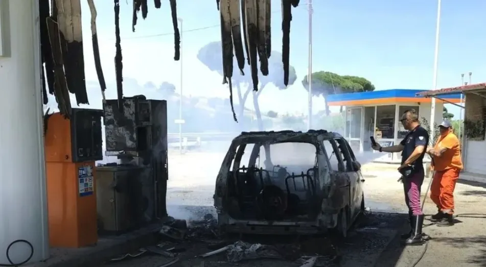 Zatvorili strane radnike u auto pa ih žive zapalili: 