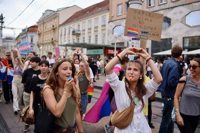 Povorka ponosa u Zagrebu: "Bez podjele na rozo i plavo"