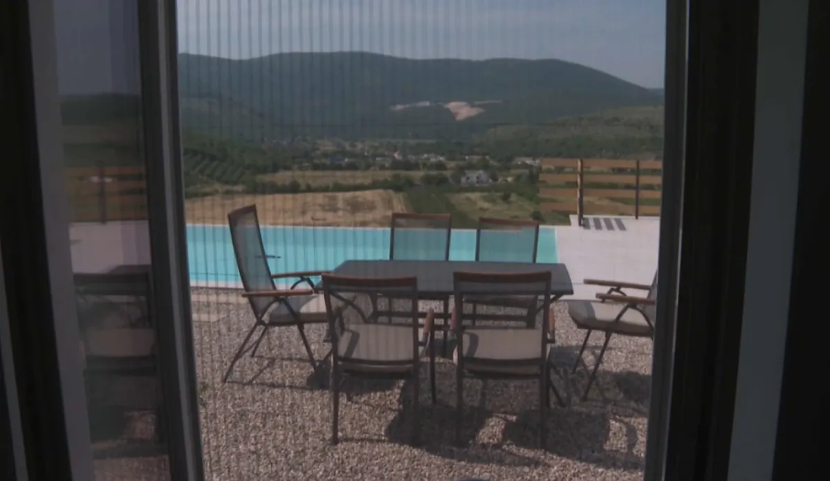 Luksuz u Blagaju kod Mostara: Kamen, sunce i vile 