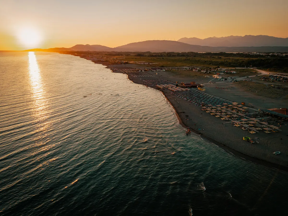 Jadranska Copacabana: Pješčana plaža duga 13 kilometara na koju može stati čak 150 hiljada kupača