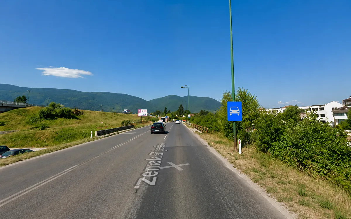 Dok "sijevaju političke varnice" zbog imaginarne brze ceste u Sarajevu postojeća se raspada