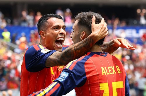 Soccer Football - FIFA World Cup 2026 - Round of 32 - Spain v Austria - Los Angeles Stadium, Inglewood, California, U.S. - July 2, 2026 Spain's Pedro Porro celebrates scoring their second goal with Alex Baena REUTERS/Lisi Niesner