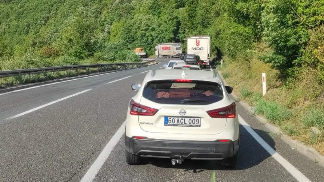 Kilometarske kolone na putu prema Hercegovini: Od Bradine do Konjica vozi se duže od sat vremena