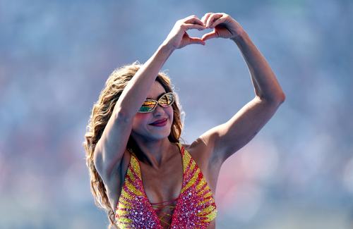 Soccer Football - FIFA World Cup 2026 - Final - Spain v Argentina - Halftime Show - New York/New Jersey Stadium, East Rutherford, New Jersey, U.S. - July 19, 2026 Shakira performs during the Halftime Show REUTERS/Lee Smith