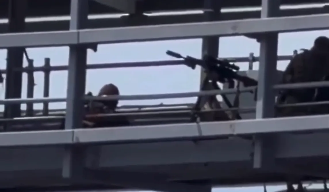 Na finalu SP-a navijači na krovu uočili duge cijevi: Snajperisti na oku držali cijeli stadion (VIDEO)