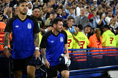 Soccer Football - International Friendly - Argentina v Mauritania - Estadio La Bombonera, Buenos Aires, Argentina - March 27, 2026 Argentina's Lionel Messi and Leandro Paredes before the match REUTERS/Rodrigo Valle
